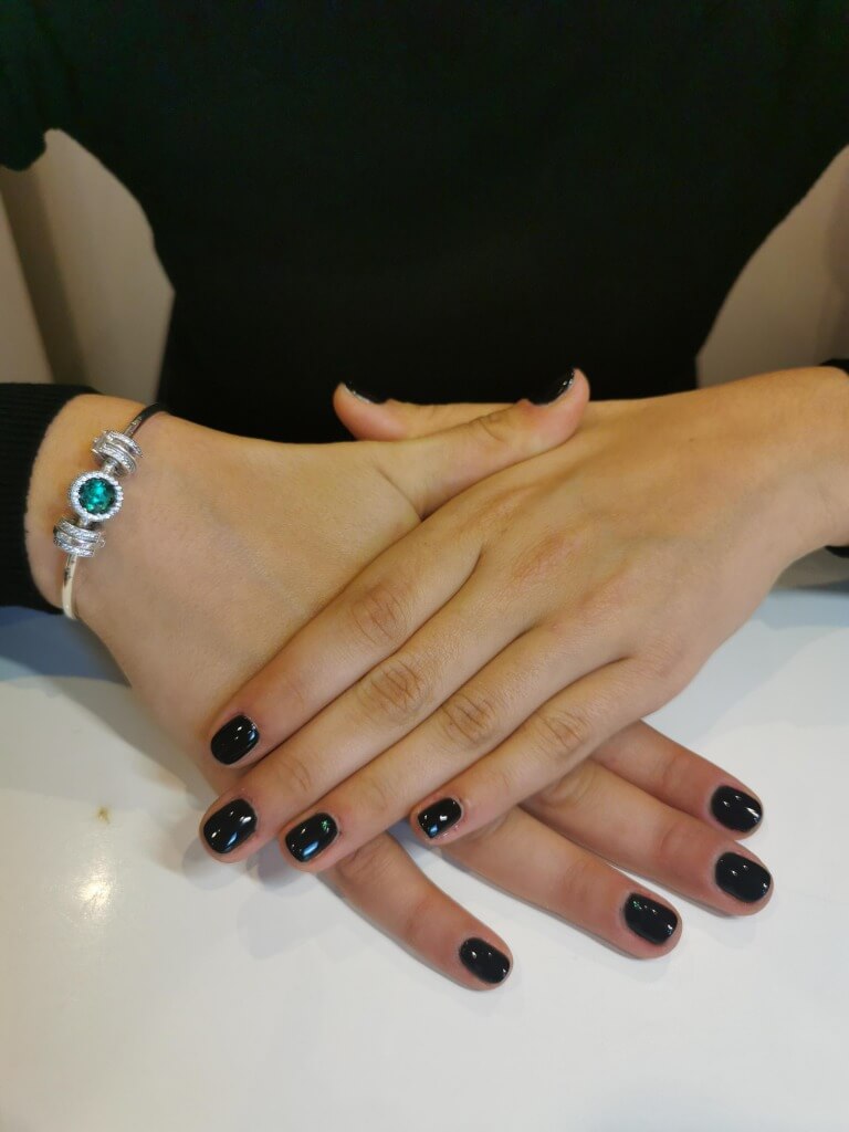 Nuancier vernis semi-permanent et French manucure à Argelès-sur-Mer